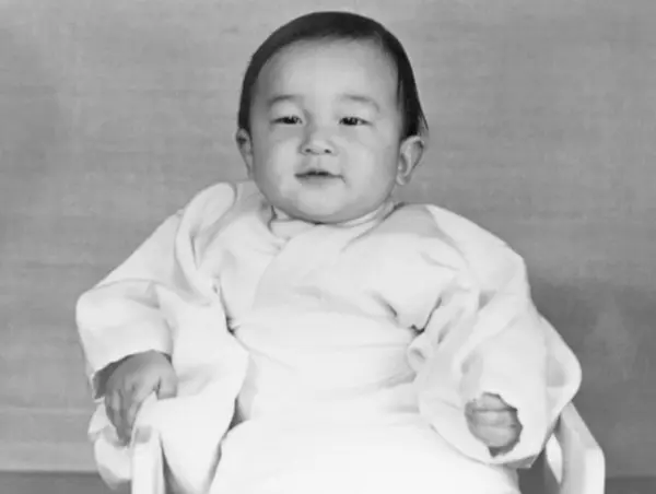 今上天皇徳仁天皇(浩宮さま)の学歴大学高校中学は?生立ち経歴は?